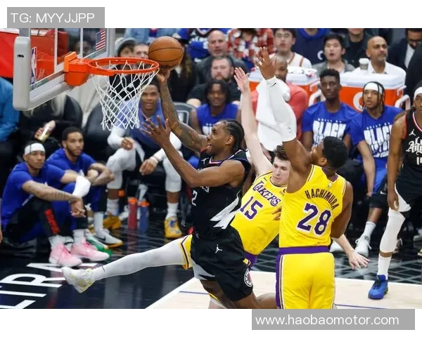 犹他爵士队成功晋级西部半决赛，创造历史